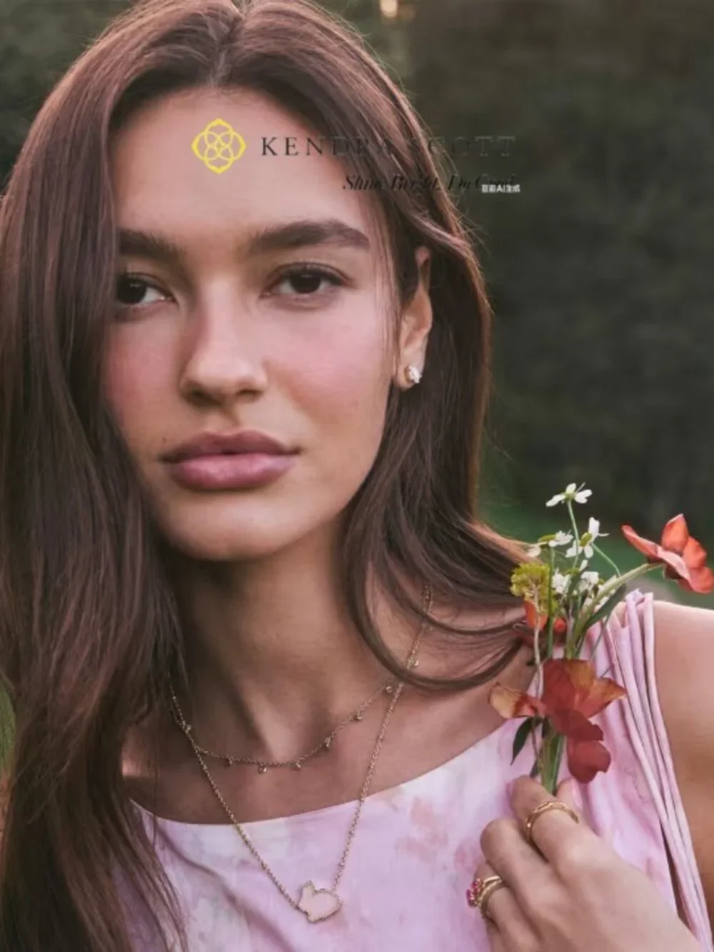 Kendra Scott Bunny Gold Short Pendant Necklace - Picture 5 of 6